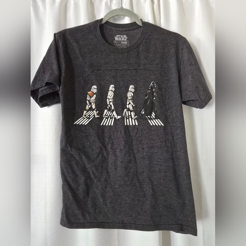 Star Wars Gray Graphic T-Shirt for Men Size Medium